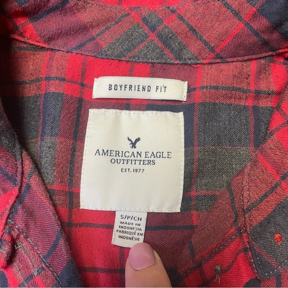 American Eagle Shirt Boyfriend Fit Flannel Red Gray Black Plaid Women's Small - Picture 4 of 8